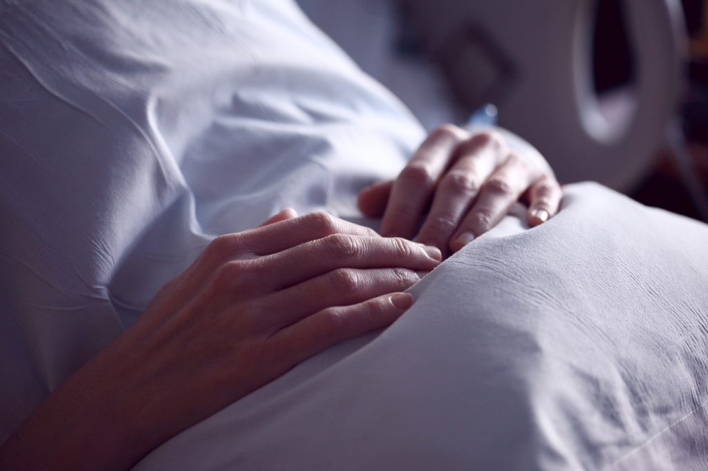 Schmerzen linker Oberbauch was steckt dahinter?